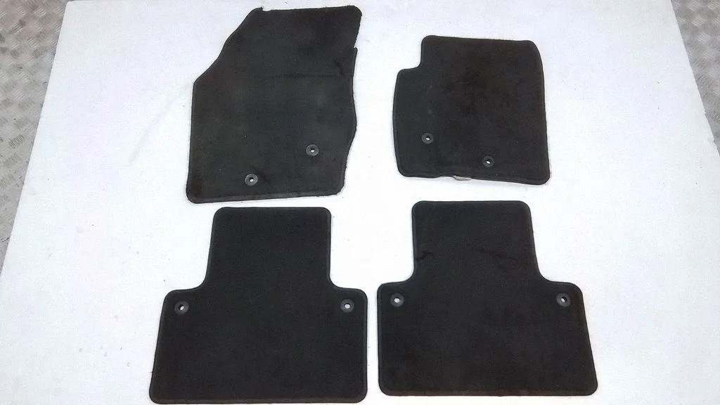 Car floor mat set – Volvo S80 (2007-2013)