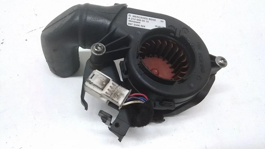 Engine control unit/module fan – Mercedes-Benz E-Class W212 (2009-2016)