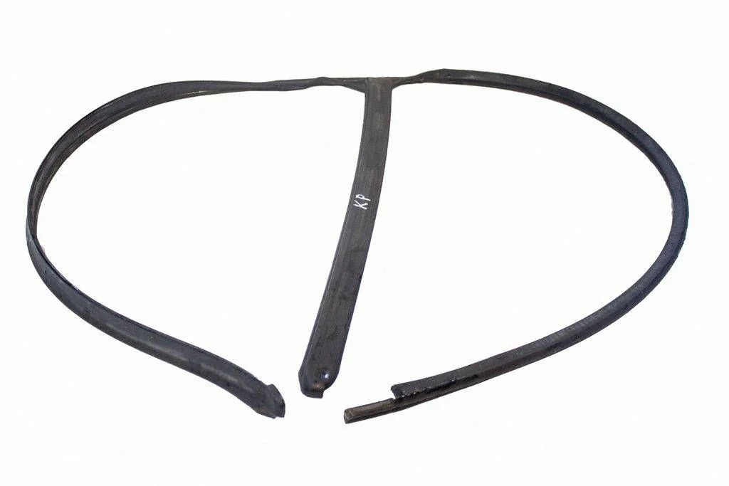 Esiukse tihend (kere pool) – Mercedes-Benz Vito Viano W639 (2003-2014)