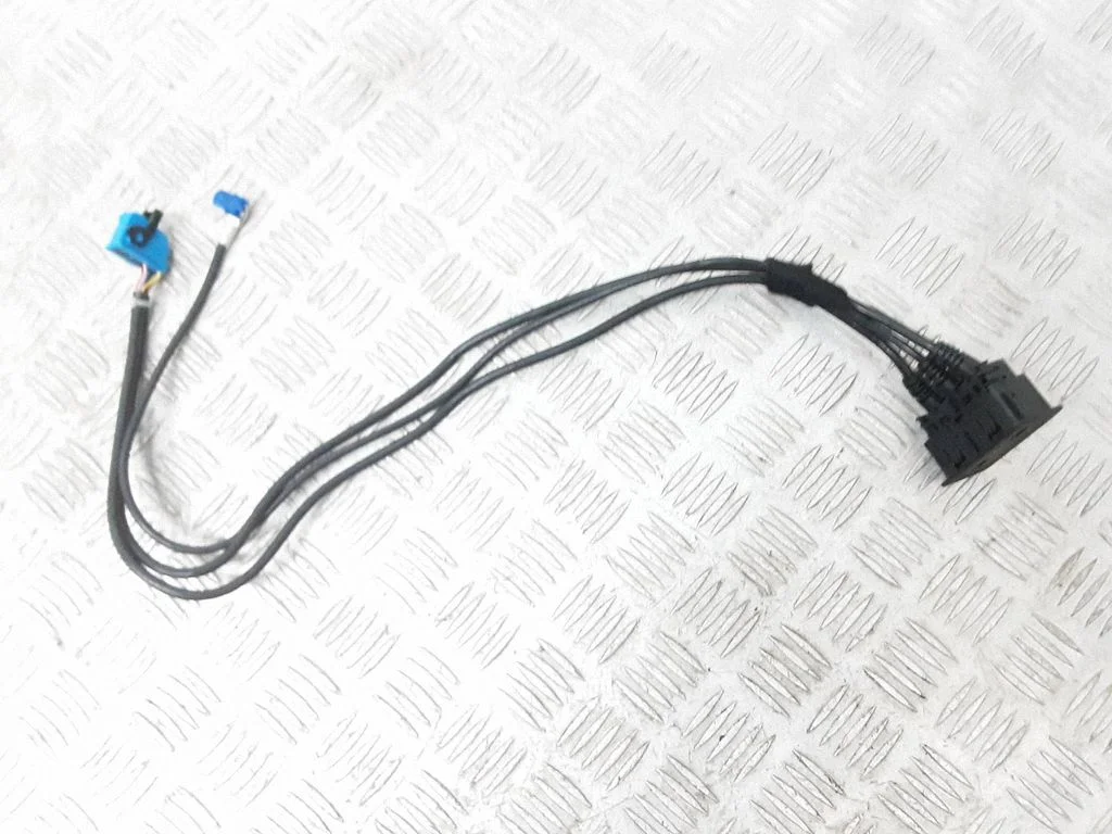 USB socket connector – Mercedes-Benz AMG GT C192 (2023-)