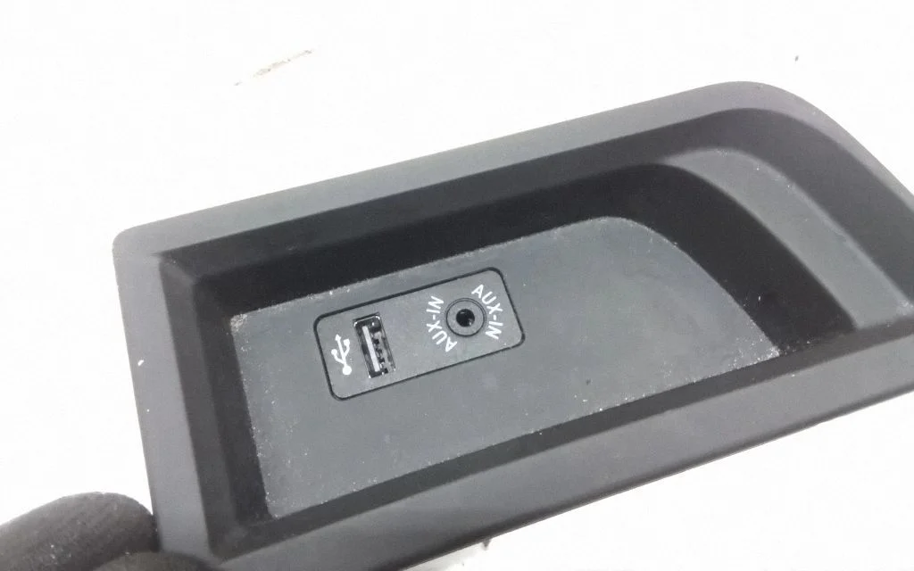USB socket connector – BMW 3 Series GT F34 (2013-2017)