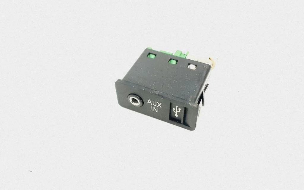 USB socket connector – BMW 7 Series F01 F02 F03 F04 (2008-2016)