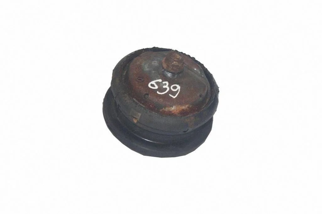 Engine mount bracket A6392410413