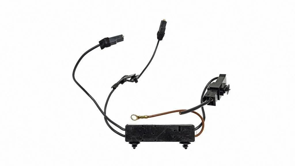 Wzmacniacz antenowy A2128704589