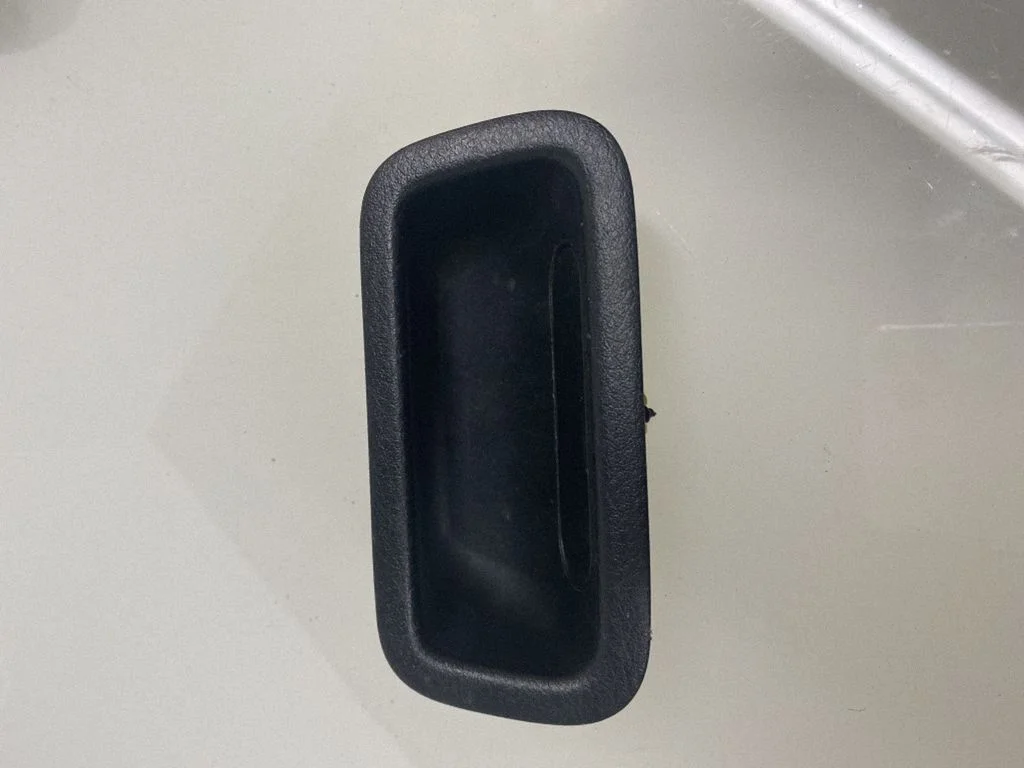 Tagaluugi avamiskäepide (sisemine) – Subaru Outback (2009-2014)