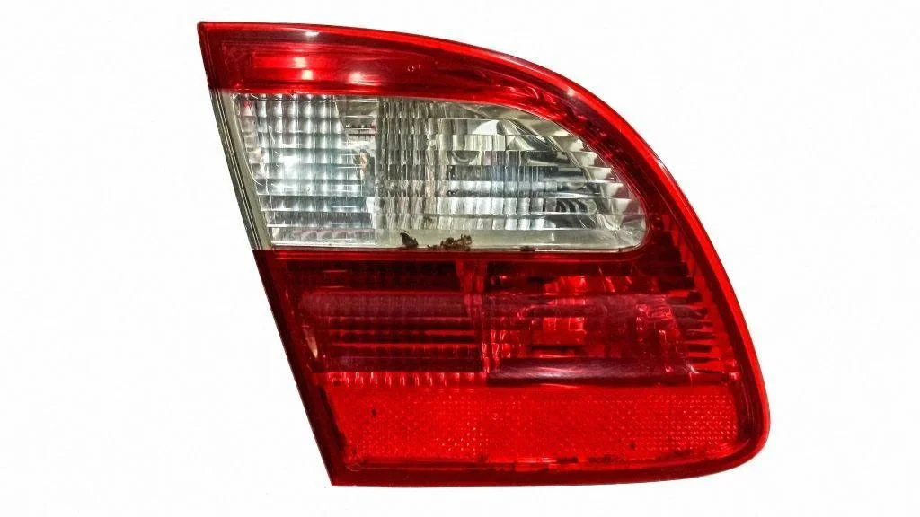 Lampa tylna w klapie A2116200777