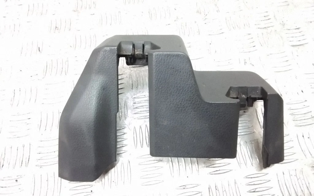 Rear seat rail trim cover – Volvo XC90 (2007-2014)