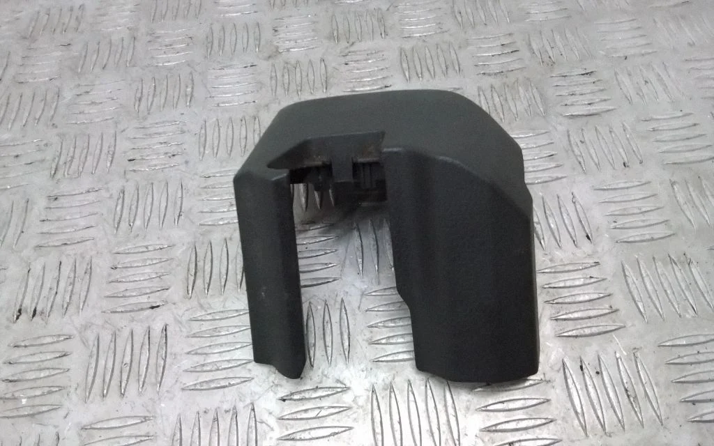 Rear seat rail trim cover – Volvo XC90 (2007-2014)