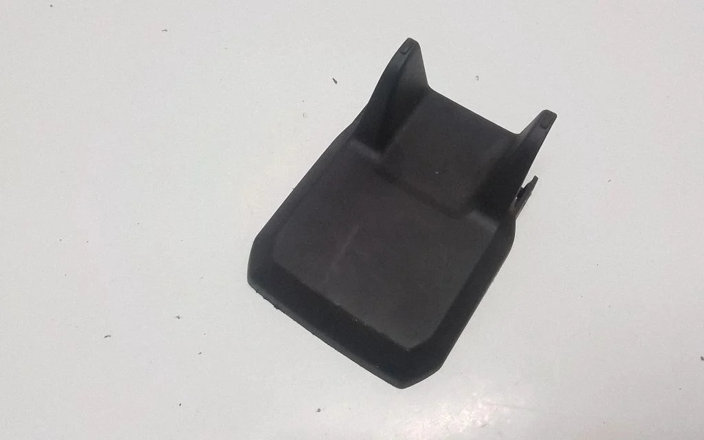 Rear seat rail trim cover – Volkswagen Atlas (2017-)