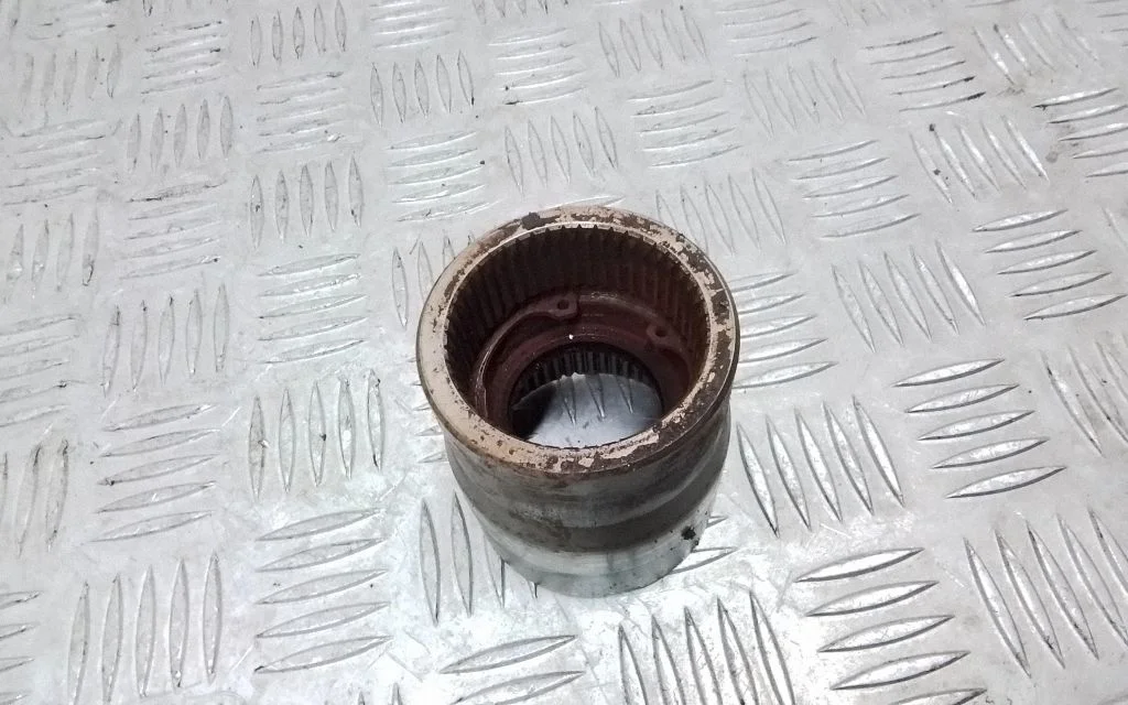 Half shaft coupling