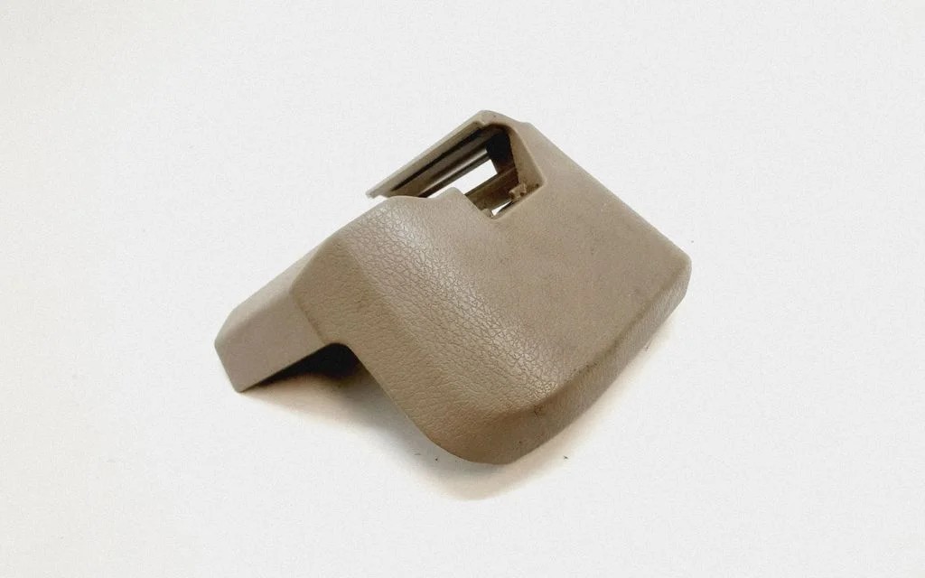 Rear seat rail trim cover – Volvo XC90 (2007-2014)