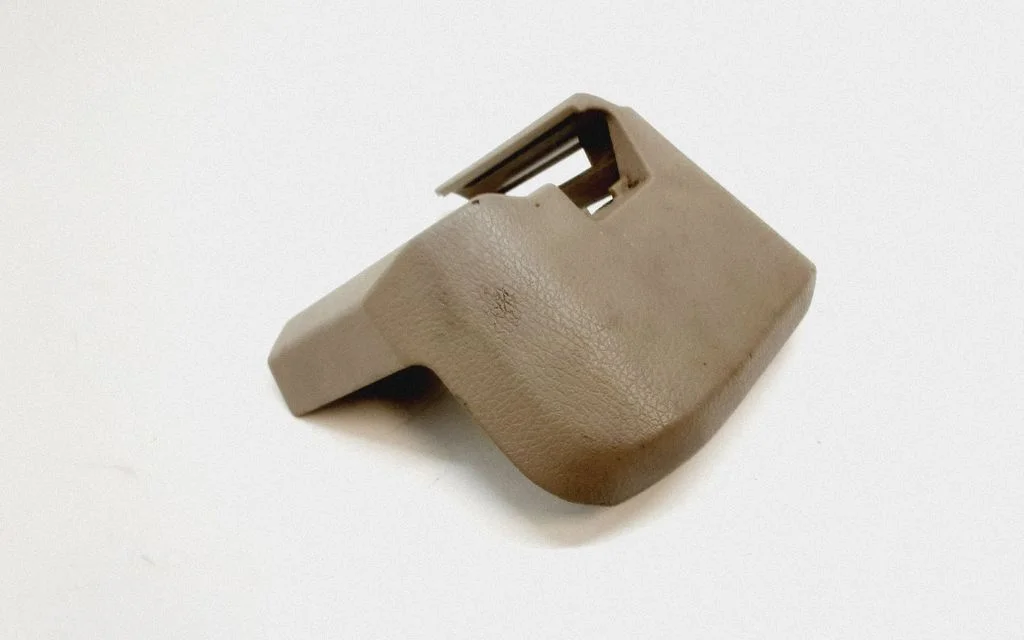 Rear seat rail trim cover – Volvo XC90 (2007-2014)