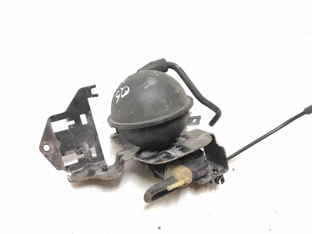 Valve vacuum 8K0906627