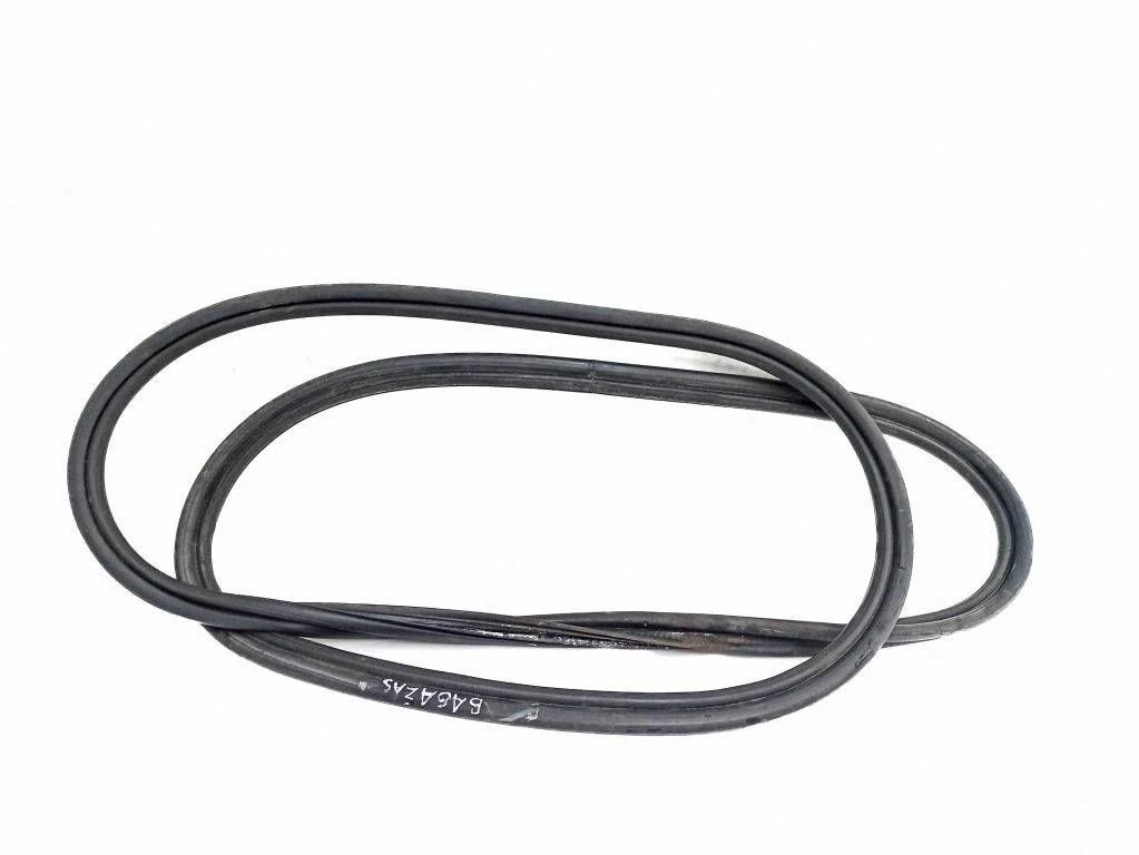 Loading door rubber seal (on body) – Mercedes-Benz ML-Class W163 (1997-2005)