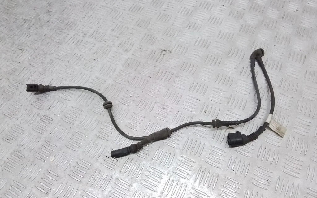 Front ABS sensor wiring – Porsche Cayenne (92A) (2010-2017)