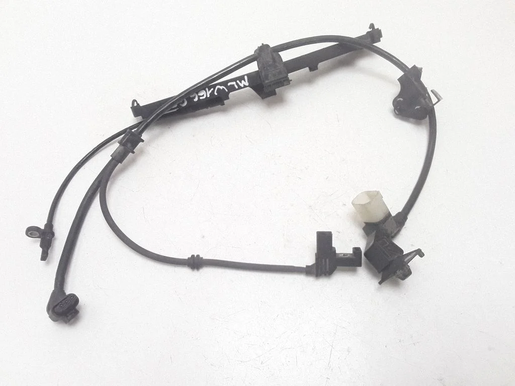 Rear ABS sensor wiring – Mercedes-Benz ML-Class W166 (2012-2017)