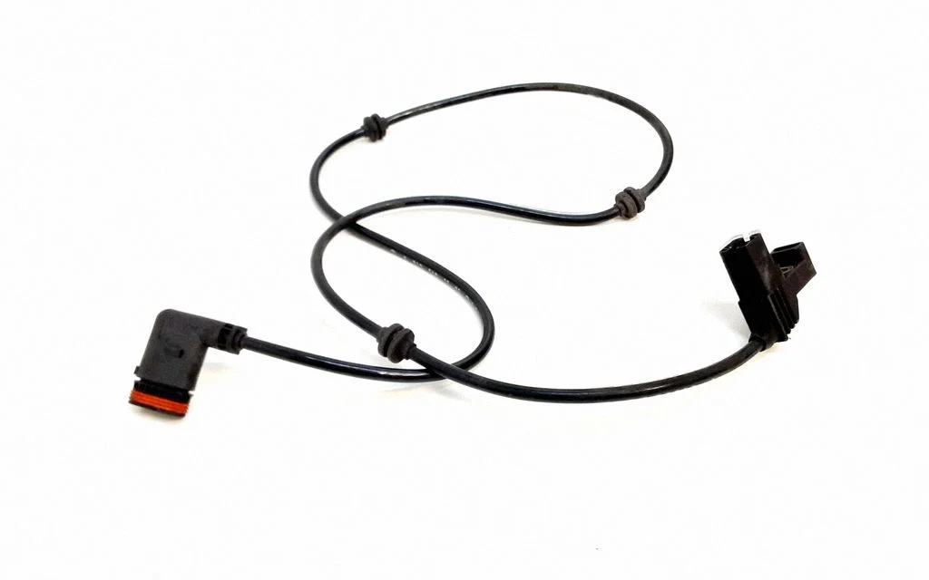 Brake pads wear sensor – Mercedes-Benz E-Class W212 (2009-2016)
