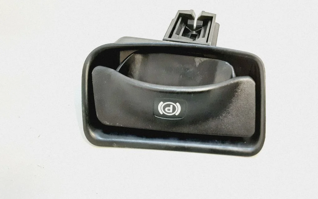 Käsipiduri vabastuskäepide – Mercedes-Benz CLS-klass C219 (2003-2011)