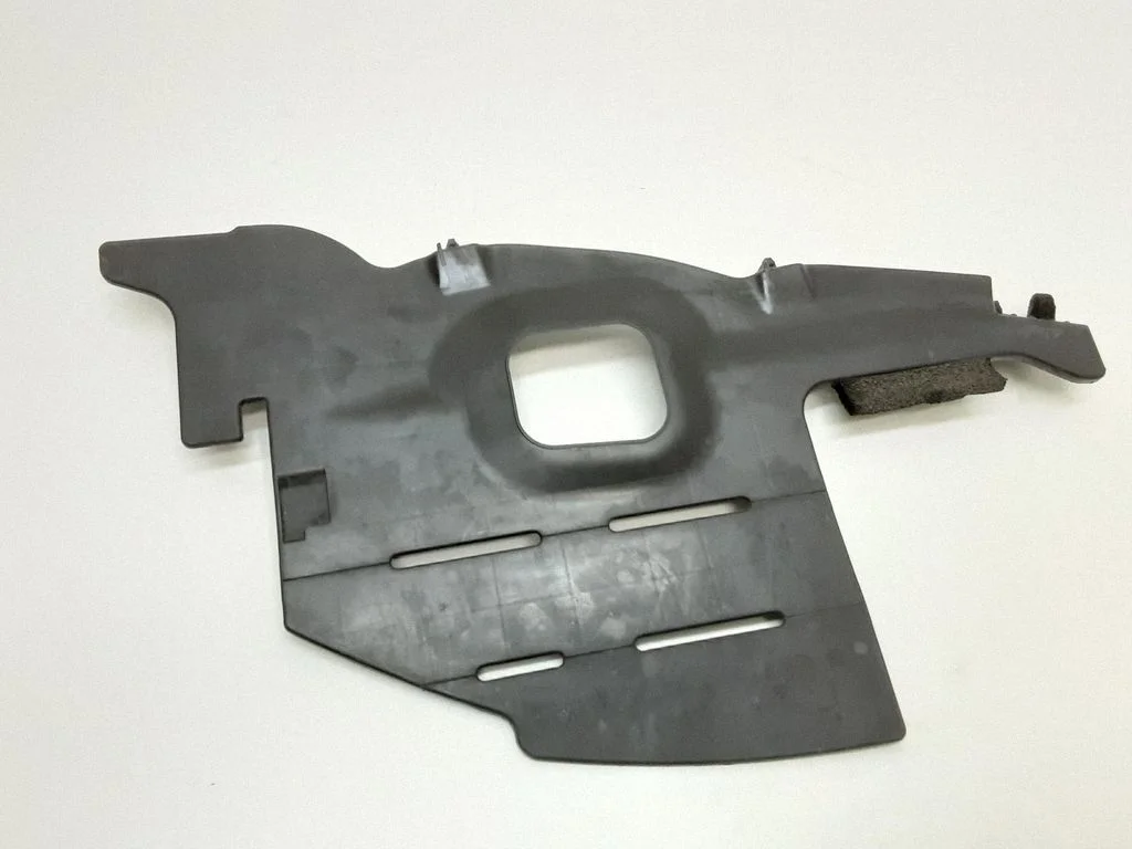 Kupee esiukse tuulekaitse – Toyota RAV 4 (XA30) (2006-2016)
