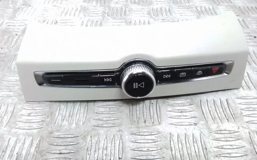 Head unit multimedia control – Volvo S90, V90 (2016-)