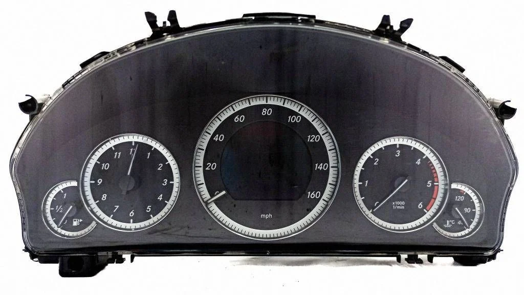 Speedometer (instrument cluster) – Mercedes-Benz E-Class W212 (2009-2016)