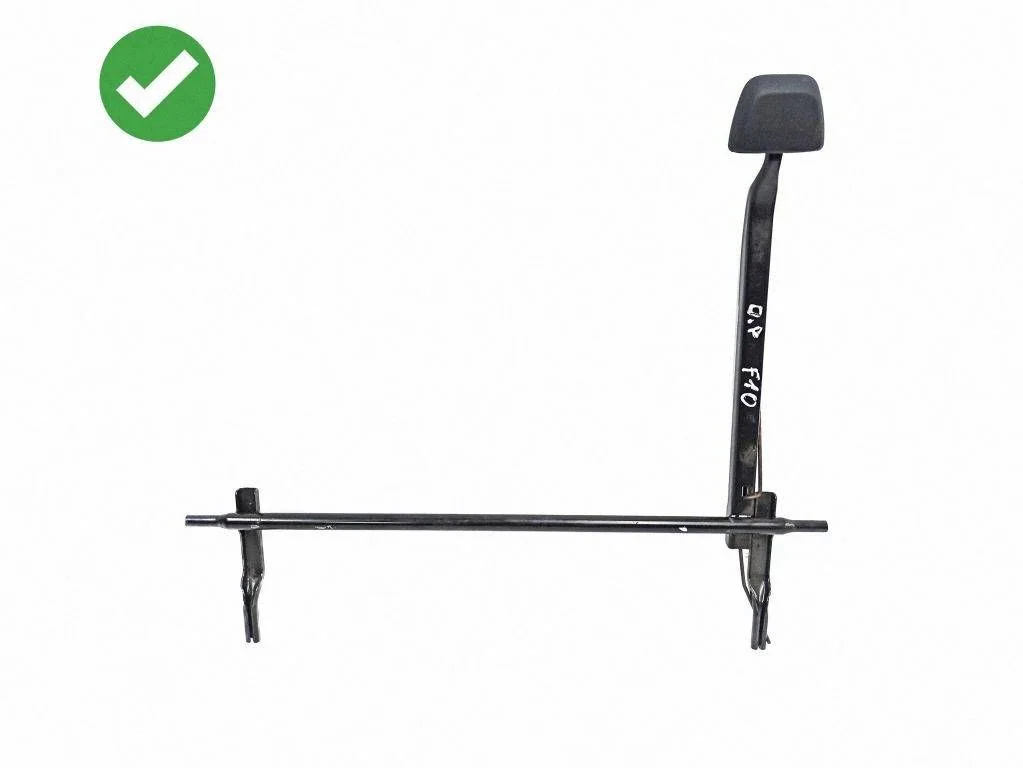 Front passenger seat rail – front right