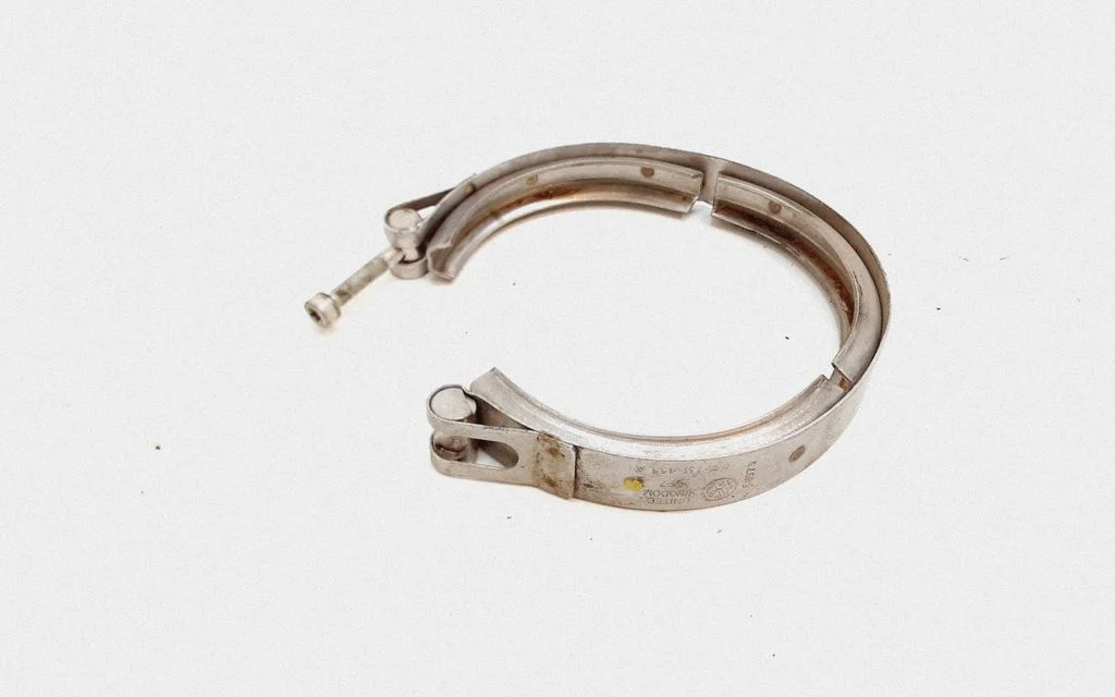Summuti toru ühendusklamber 04L131455A