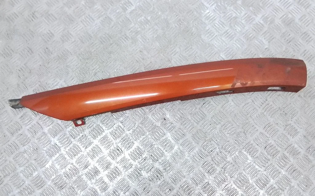 Listwa szyby przedniej 1559954