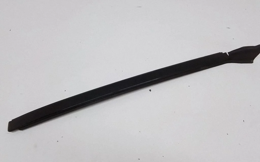 Windshield trim A2046904362