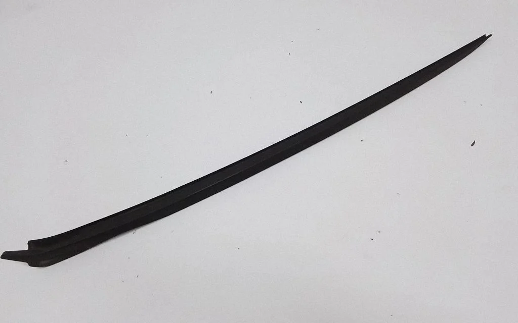 Windshield trim 7285947