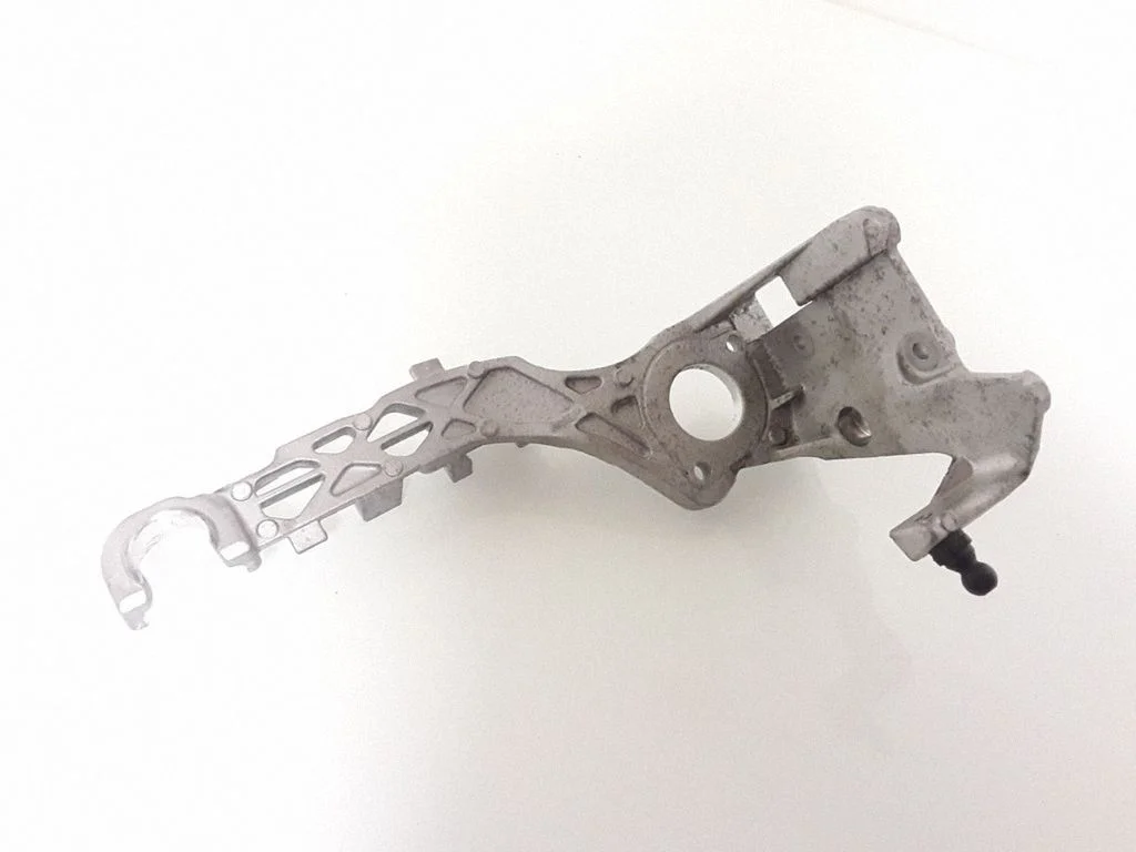 Air filter cleaner box bracket assembly – Mercedes-Benz GLC-Class C253 (2016-)