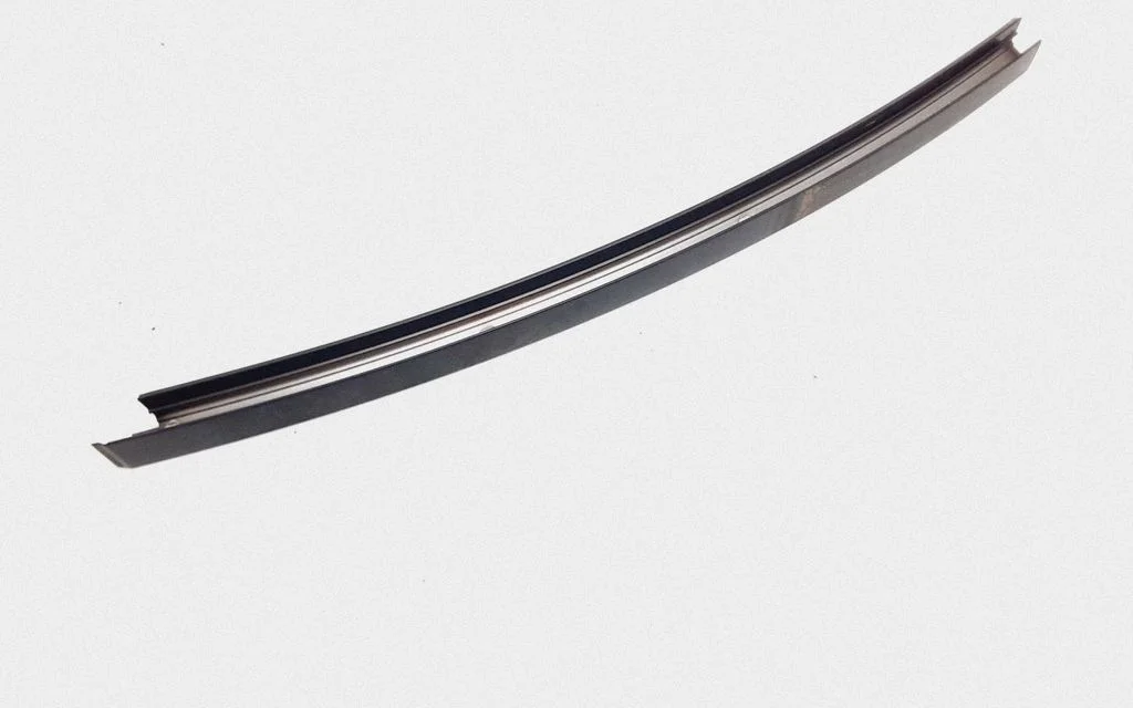 Tagaukse klaasi raam – BMW 5-seeria F10 F11 (2009-2016)