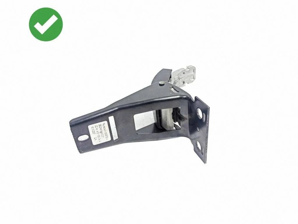 Rear seat rail trim cover – Mercedes-Benz CLS-Class C219 (2003-2011)