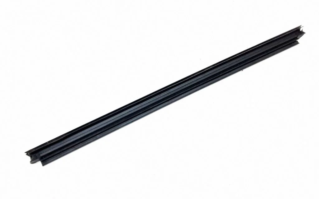 Esiukse klaasi raam – Mercedes-Benz C-klass W205 (2014-2021)