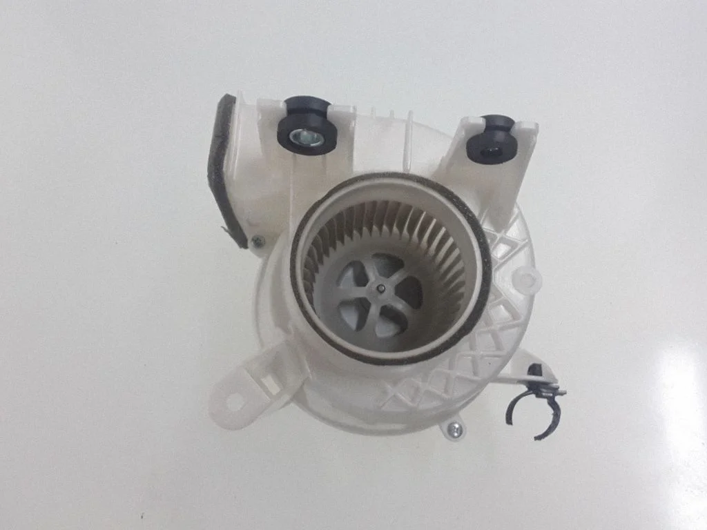 Hübriid-/elektriauto aku jahutusventilaator