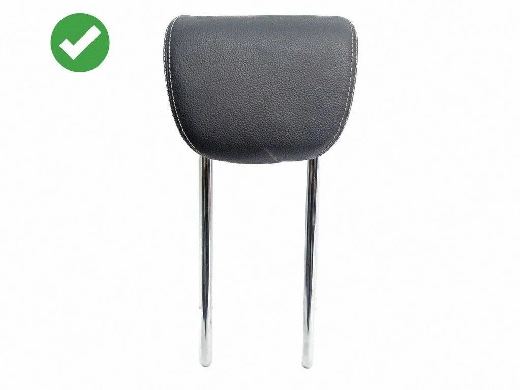 Rear seat headrest