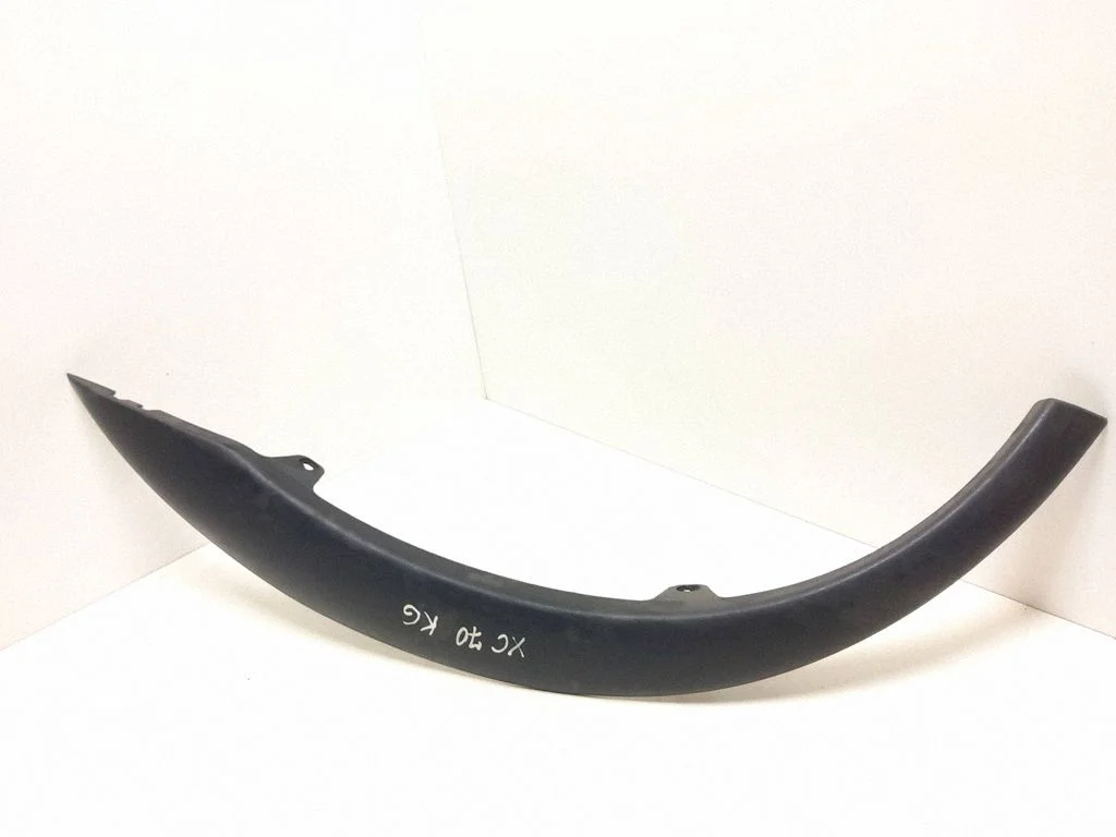 Rear fender molding trim – Volvo XC70 (2005-2007)