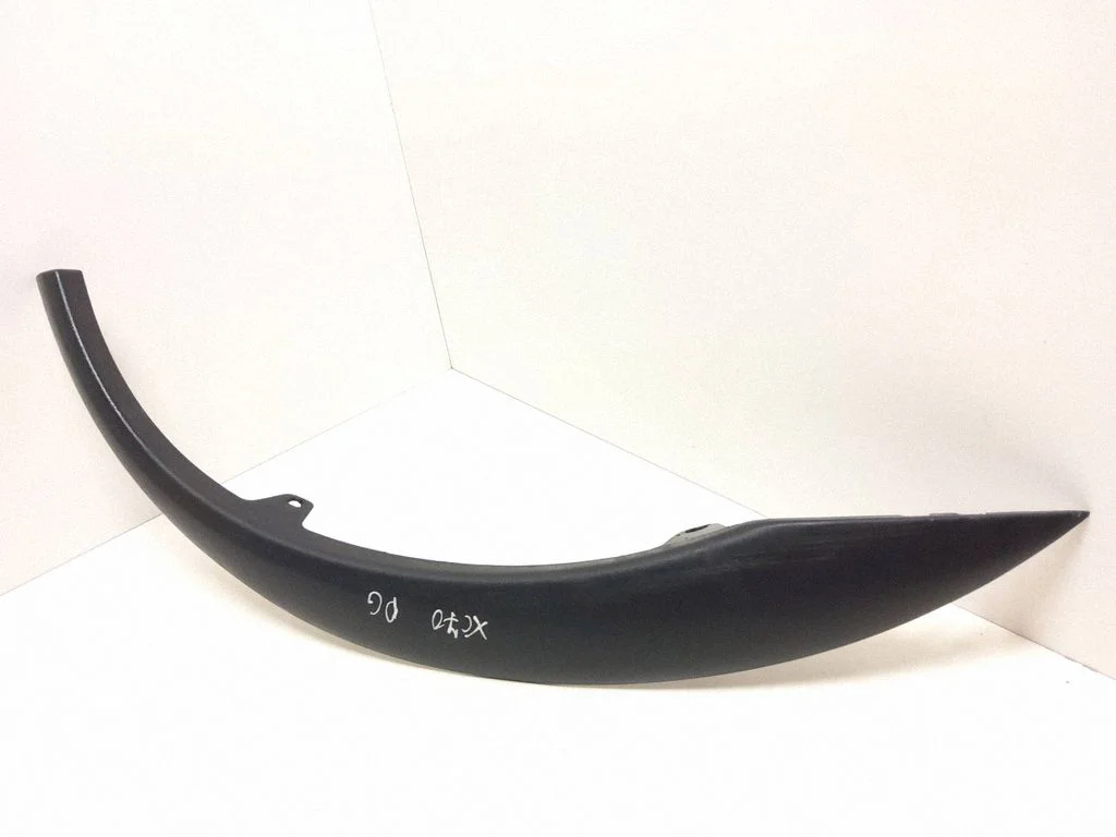 Rear fender molding trim – Volvo XC70 (2005-2007)