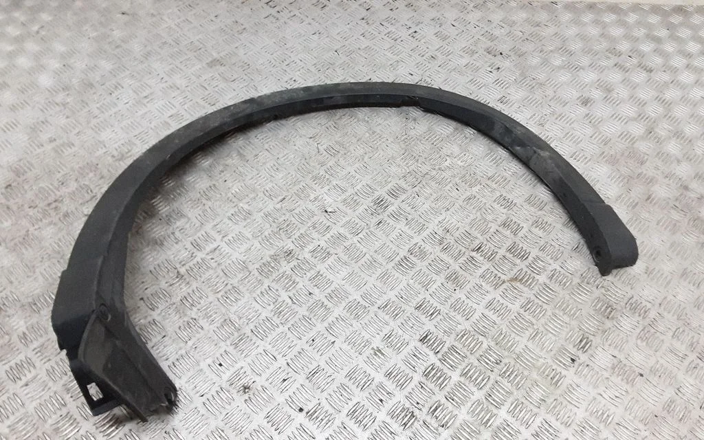 Rear fender molding trim KB8W51W62