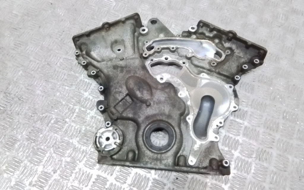 Timing chain cover – Chrysler Town & Country V (2008-2016)