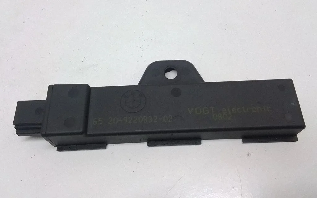 Bezatslēgas sistēmas KESSY (keyless) vadības bloks/modulis 9220832