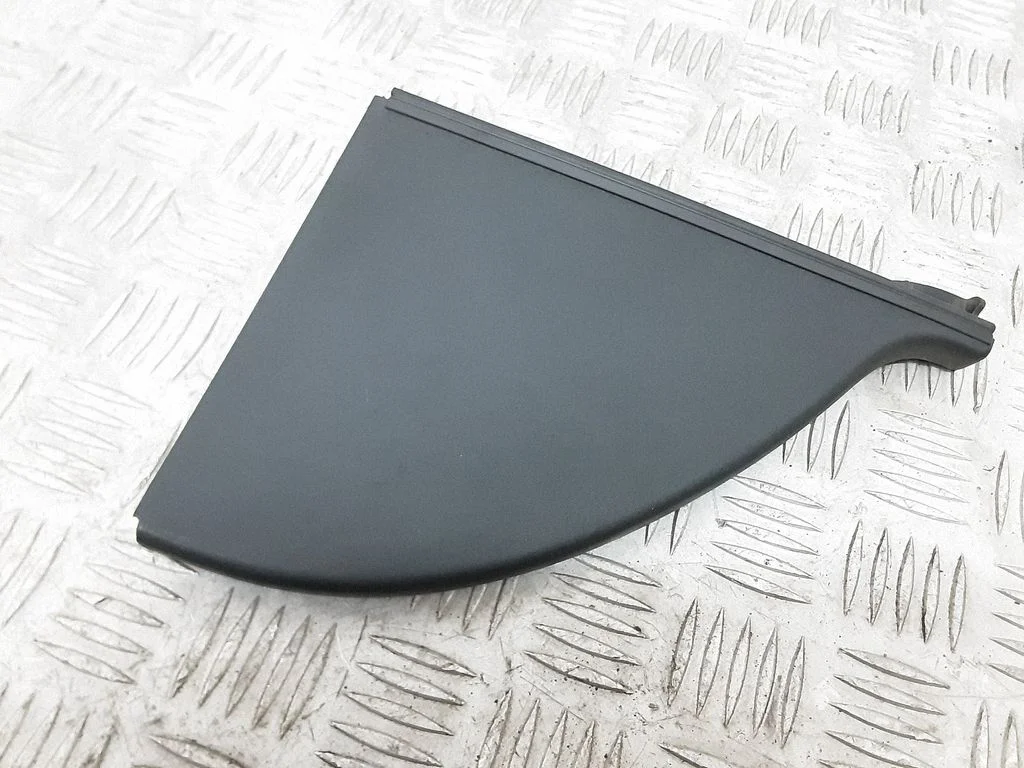 Sliding door trim – Chrysler Pacifica (2017-)