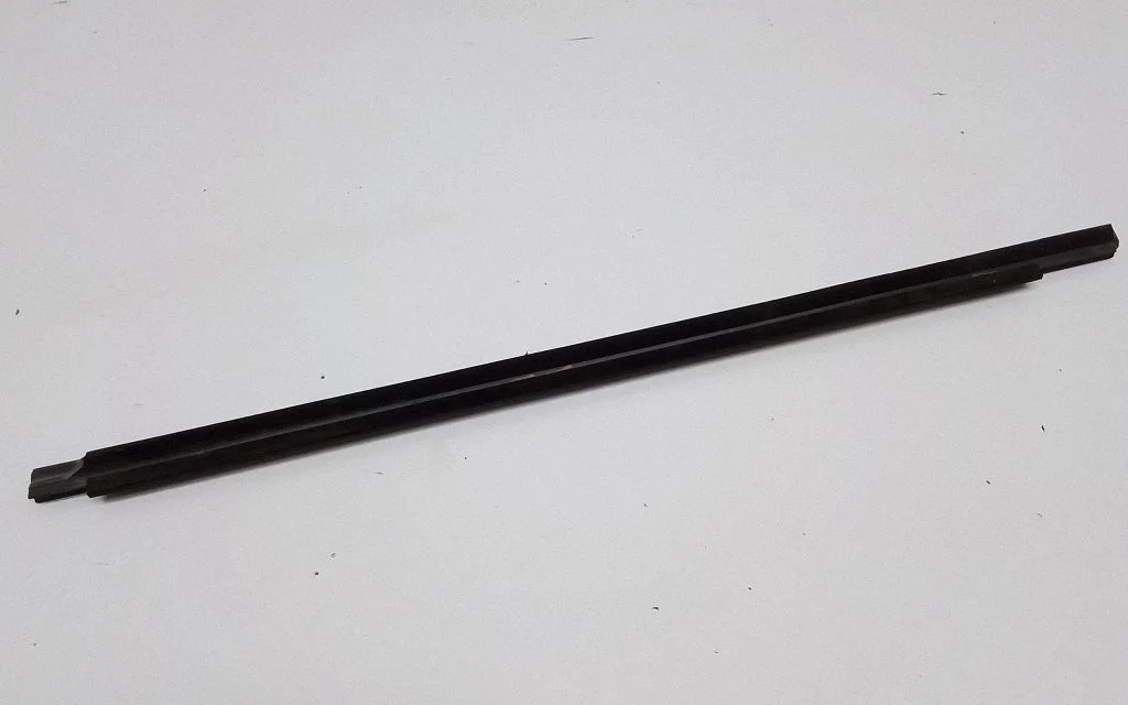 Front door glass trim molding – BMW 3 Series GT F34 (2013-2017)