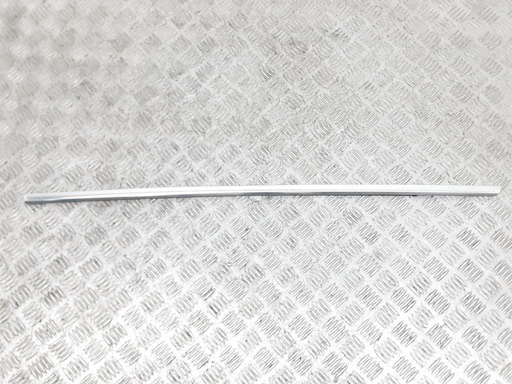 Rear door glass trim molding 31352228