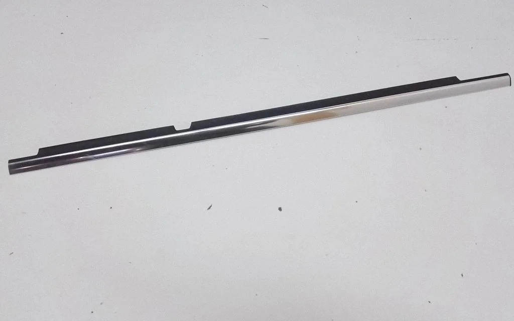Rear door glass trim molding – Mercedes-Benz GLK-Class (X204) (2008-2016)