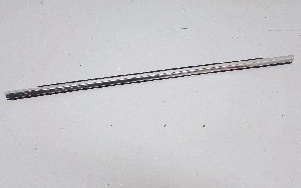 Listwa szyby drzwi tylnych 7289945
