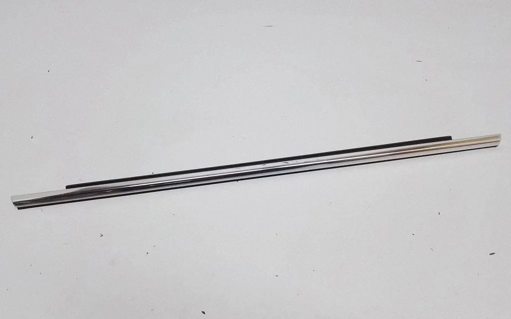 Listwa szyby drzwi tylnych 7289945