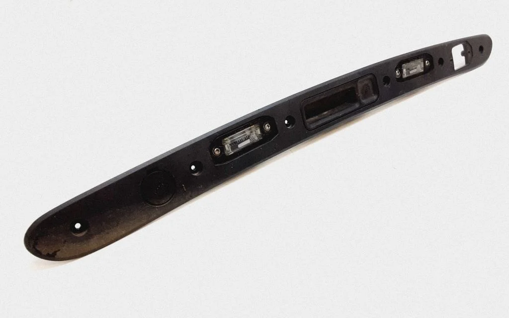 Tagaluugi numbrivalgustuse liist – Volvo S60 (2011-2013)