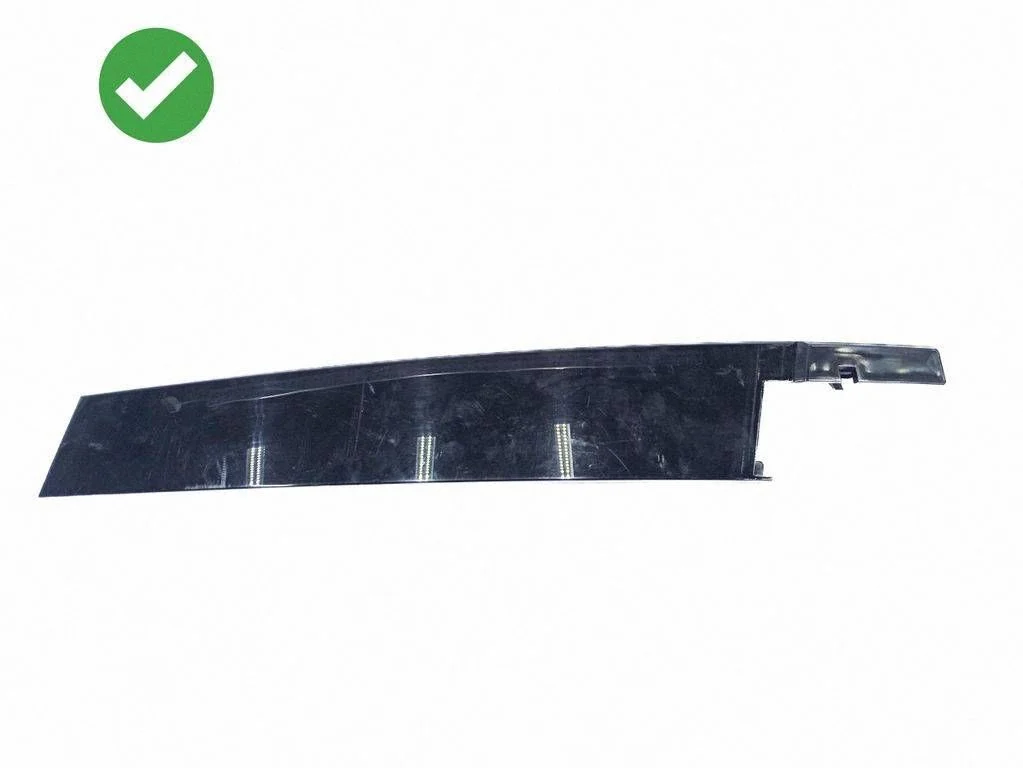 Front door glass trim molding 82G837902