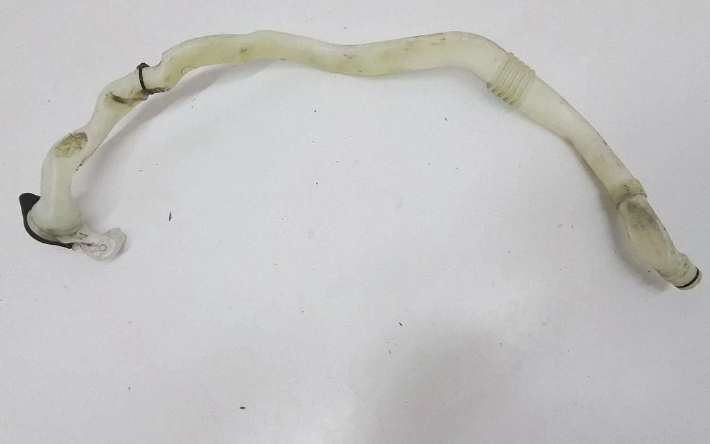 Window washer liquid tank fill tube – BMW 7 Series F01 F02 F03 F04 (2008-2016)